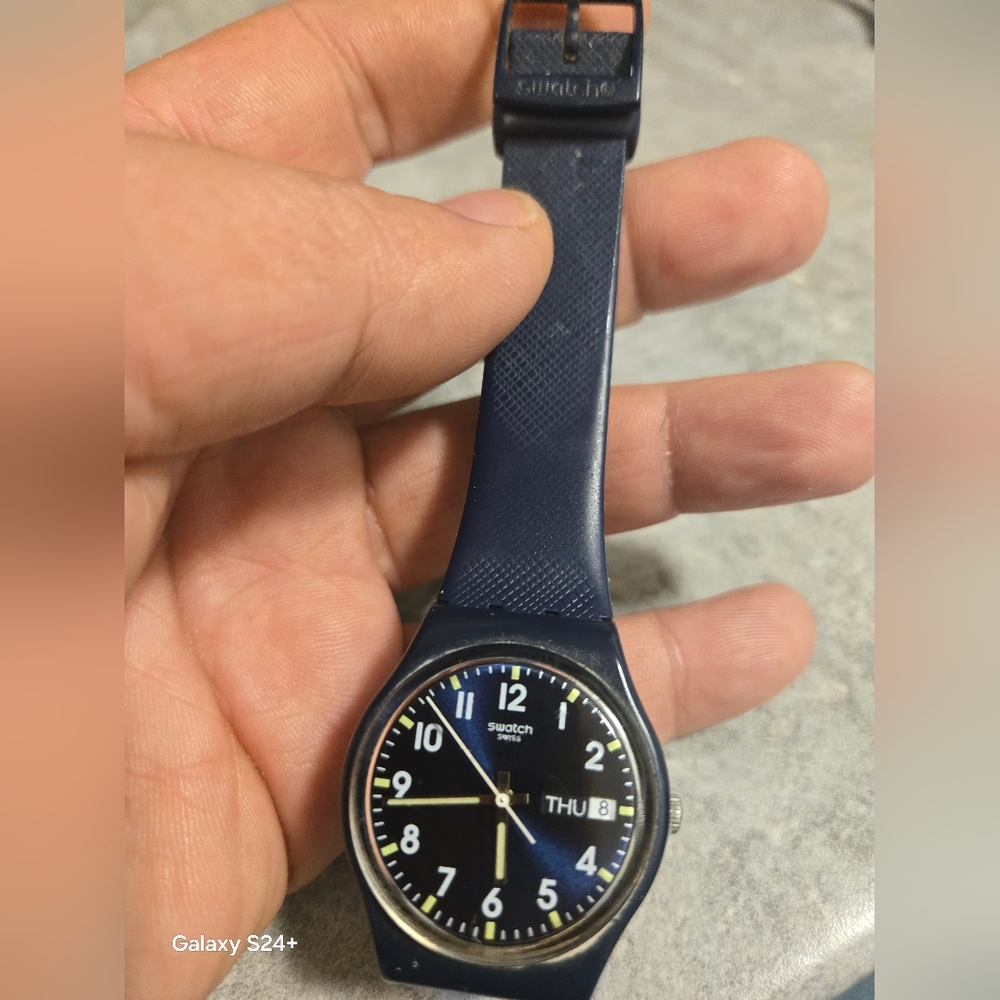 Montre Swatch GN718 SIR BLUE unisexe pile neuve bon état